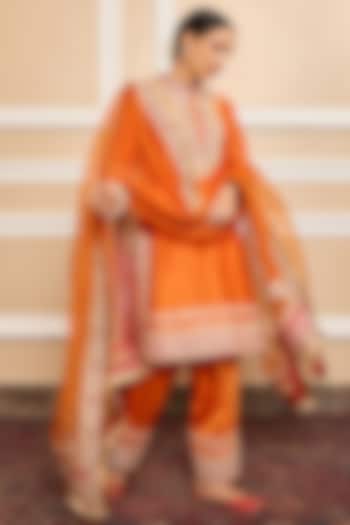 Orange Embroidered Kurta Set by Sheetal Batra at Pernia's Pop Up Shop