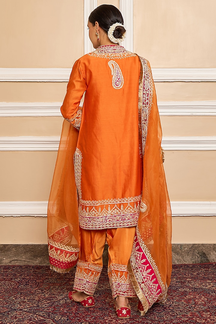 Orange Embroidered Kurta Set by Sheetal Batra at Pernia's Pop Up Shop