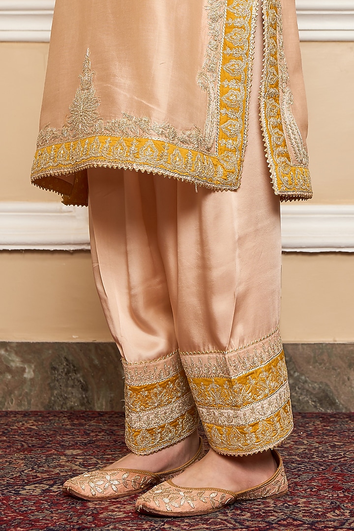 Rose-Pink Embroidered Kurta Set by Sheetal Batra at Pernia's Pop Up Shop