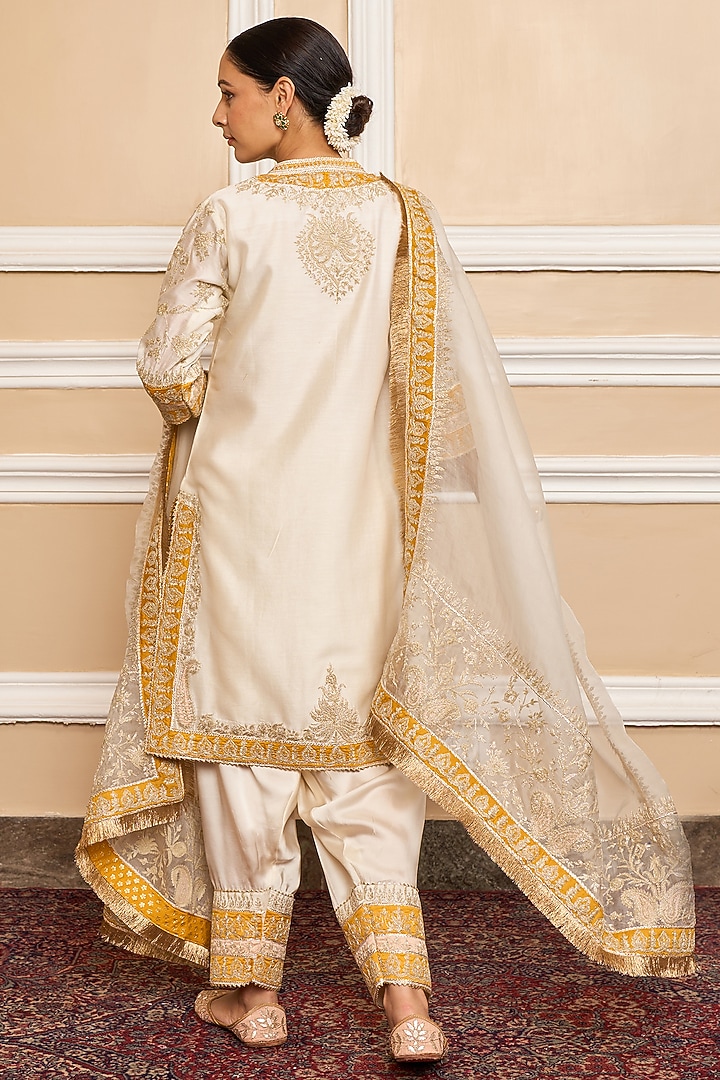 Ivory Silk Chanderi Kurta Set by Sheetal Batra at Pernia's Pop Up Shop