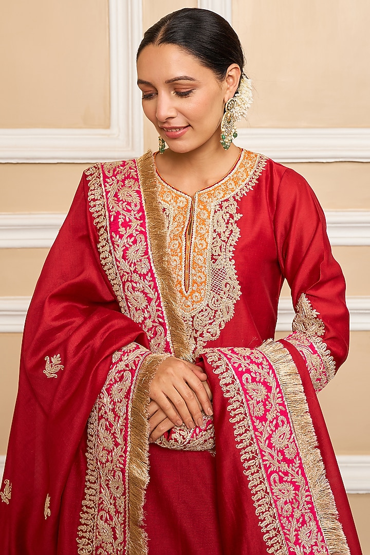 Deep Red Silk Chanderi Embroidered Kurta Set by Sheetal Batra at Pernia's Pop Up Shop