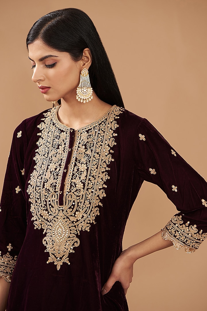 Wine Silk Velvet Hand & Machine Embroidered Straight Kurta Set by Sheetal Batra at Pernia's Pop Up Shop