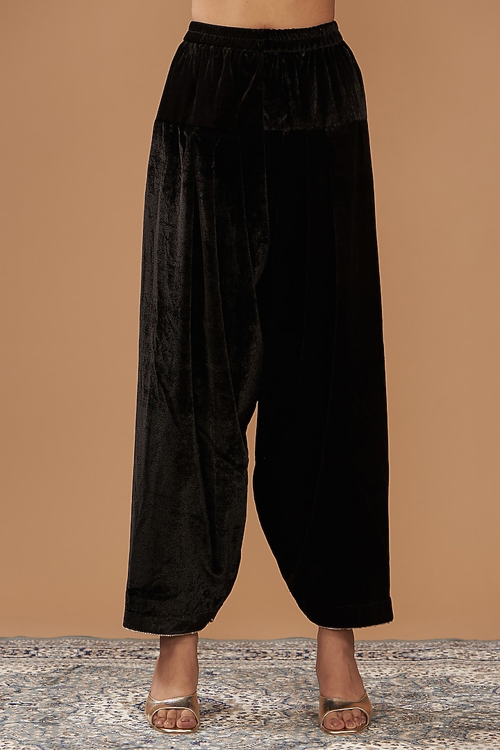 Black Silk Velvet Hand & Machine Embroidered Choga Kurta Set by Sheetal Batra at Pernia's Pop Up Shop