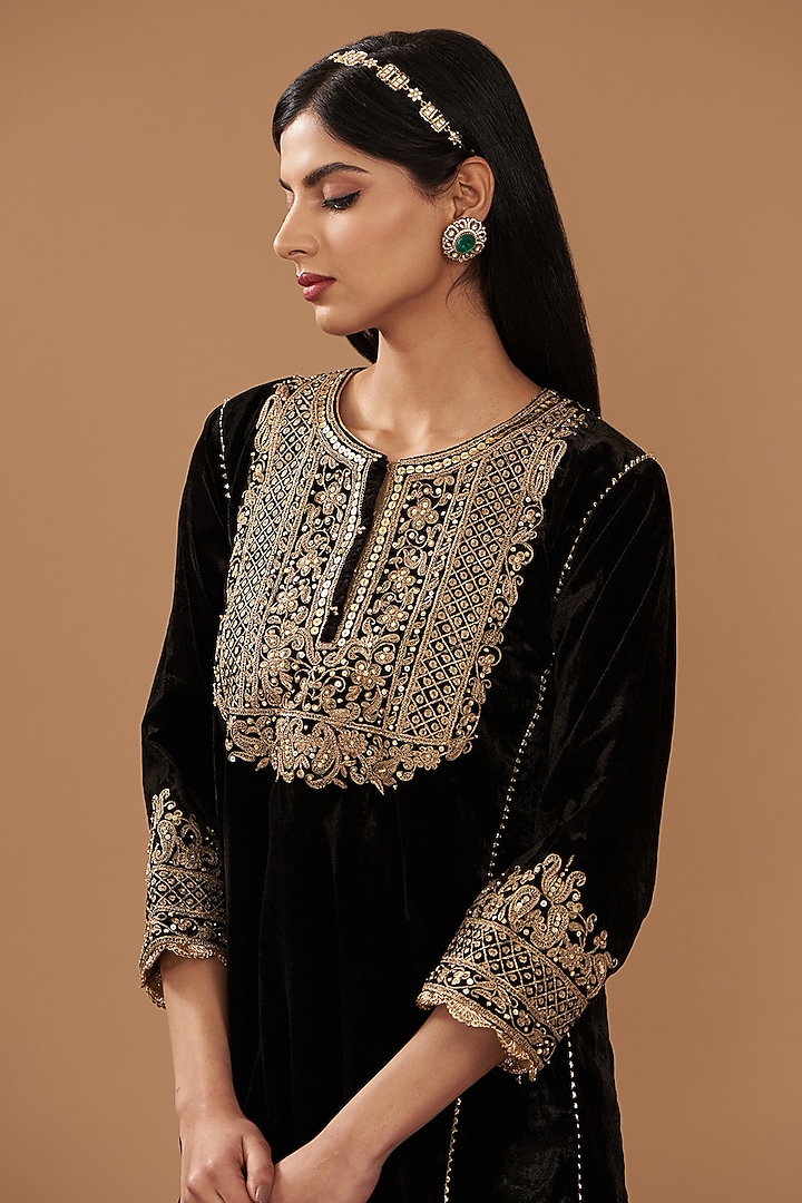 Black Silk Velvet Hand & Machine Embroidered Choga Kurta Set by Sheetal Batra at Pernia's Pop Up Shop