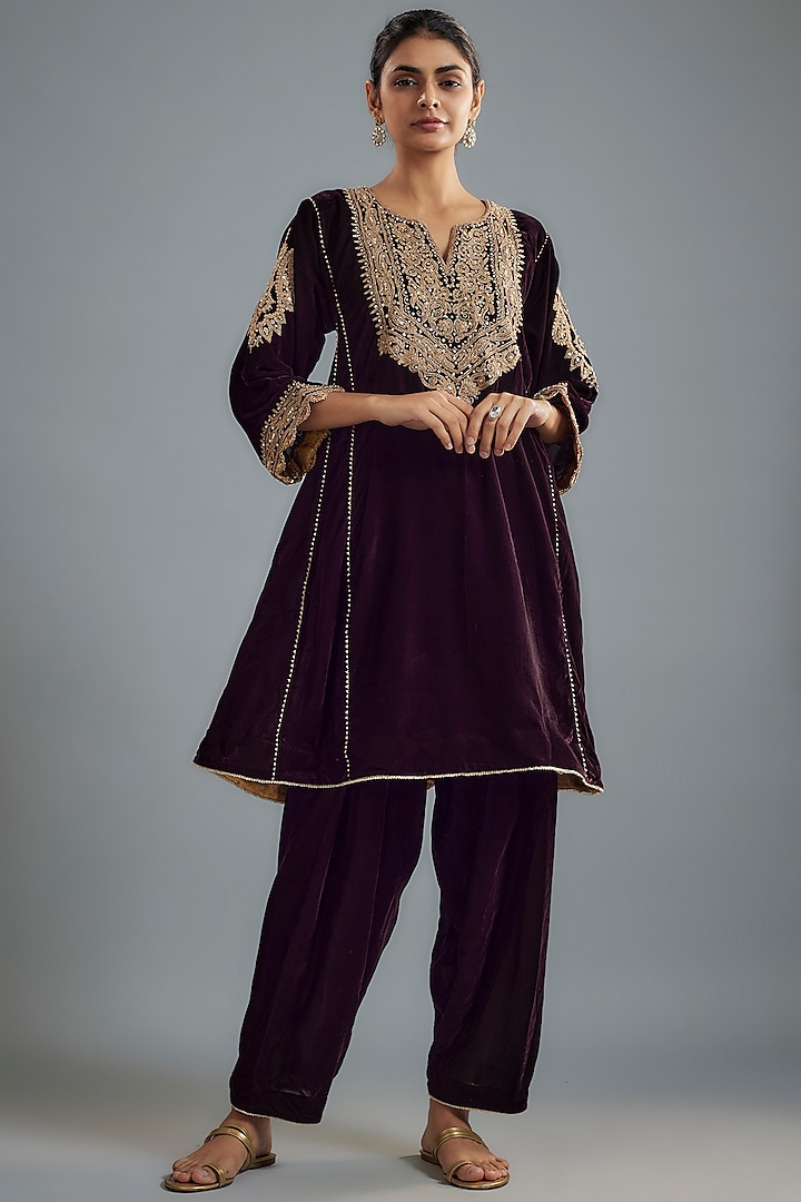 Wine Velvet Tilla Embroidered Kurta Set by Sheetal Batra