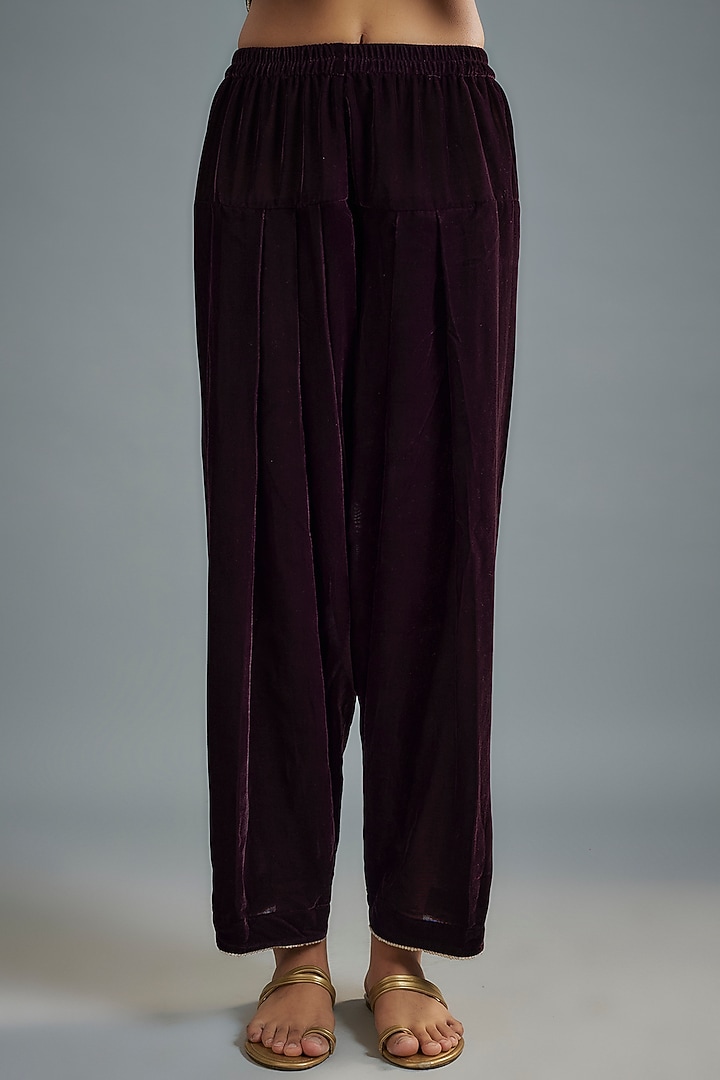 Wine Velvet Tilla Embroidered Kurta Set by Sheetal Batra at Pernia's Pop Up Shop