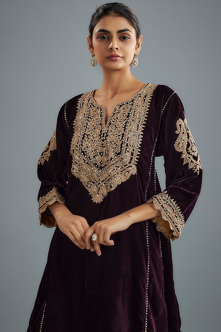 Wine Velvet Tilla Embroidered Kurta Set by Sheetal Batra at Pernia's Pop Up Shop