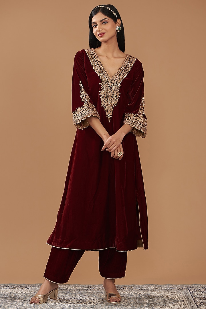 Maroon Silk Velvet Hand & Machine Embroidered Long Choga Kurta Set by Sheetal Batra at Pernia's Pop Up Shop