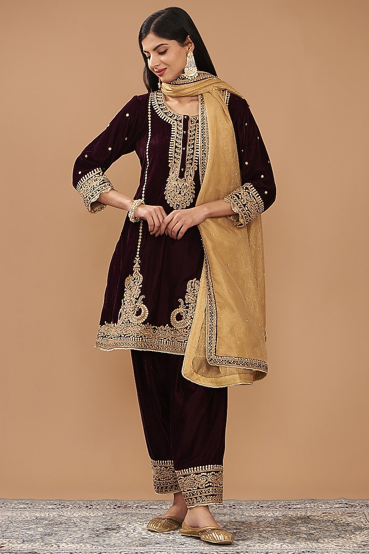 Wine Silk Velvet Hand & Machine Embroidered Short Kurta Set by Sheetal Batra at Pernia's Pop Up Shop