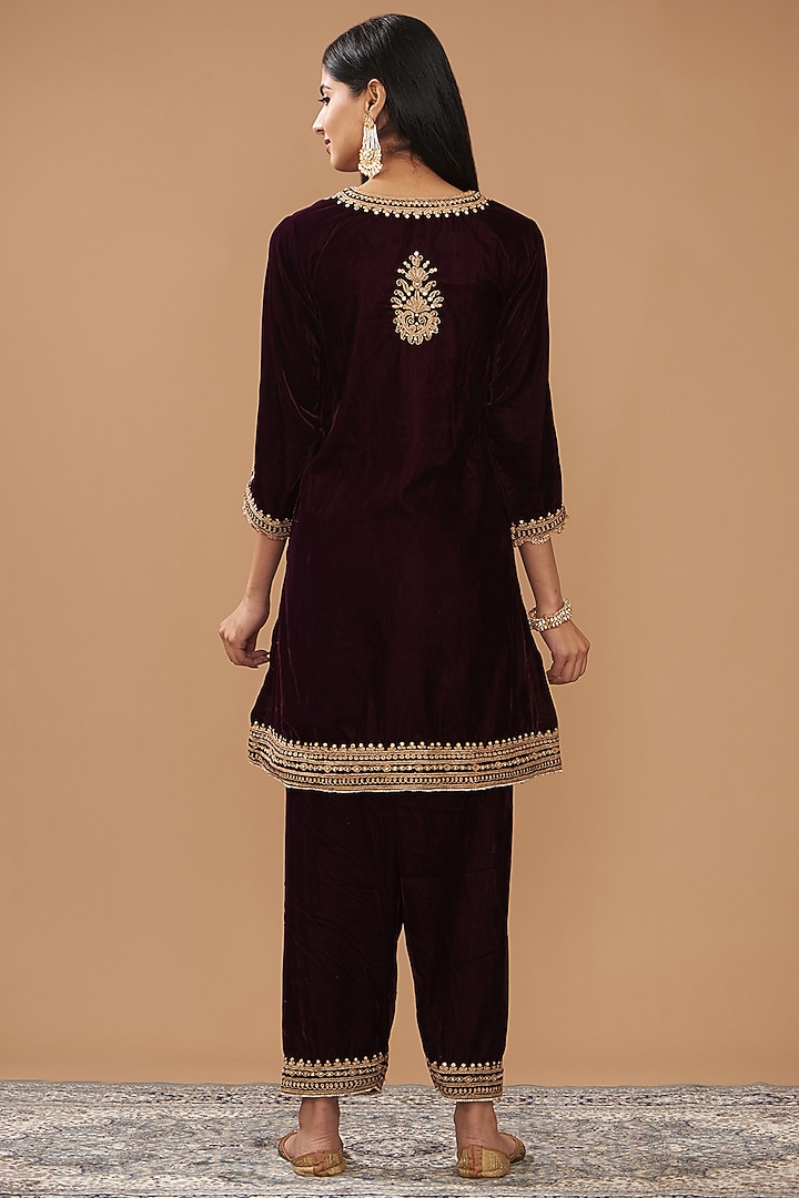 Wine Silk Velvet Hand & Machine Embroidered Short Kurta Set by Sheetal Batra at Pernia's Pop Up Shop