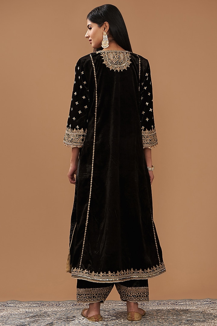 Black Silk Velvet Hand & Machine Embroidered A-Line Kurta Set by Sheetal Batra at Pernia's Pop Up Shop