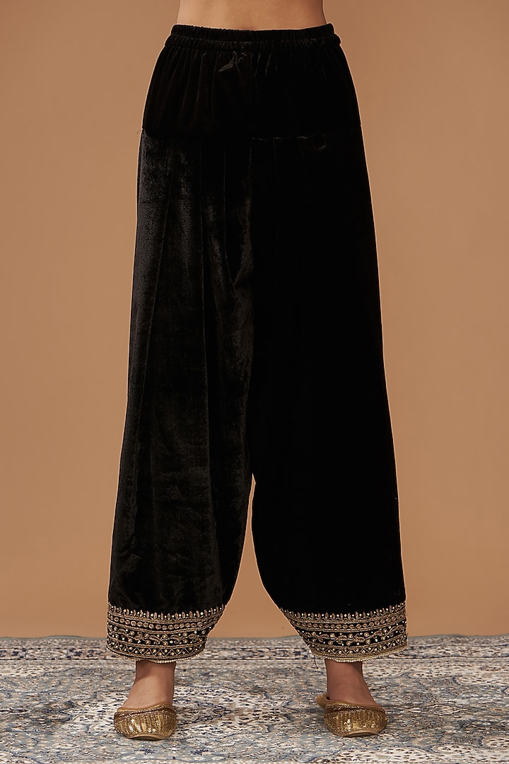 Black Silk Velvet Hand & Machine Embroidered A-Line Kurta Set by Sheetal Batra at Pernia's Pop Up Shop