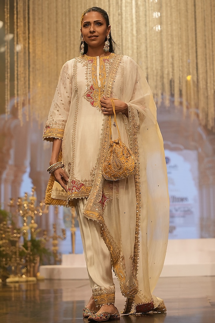 Daisy Ivory Silk Chanderi Dabka Embroidered Kurta Set by Sheetal Batra at Pernia's Pop Up Shop