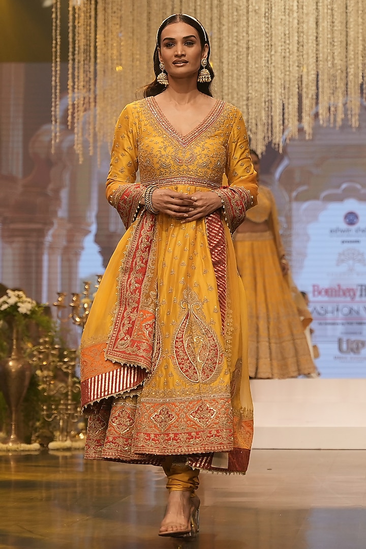 Mustard Pure Silk Chanderi Kashmiri Tilla Embroidered Bridal Anarkali Set by Sheetal Batra at Pernia's Pop Up Shop