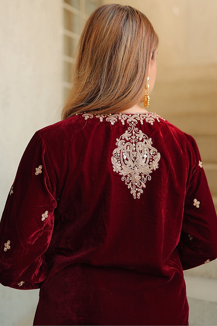 Maroon Silk Velvet Kiran Dori Embroidered Kurta Set by Sheetal Batra at Pernia's Pop Up Shop
