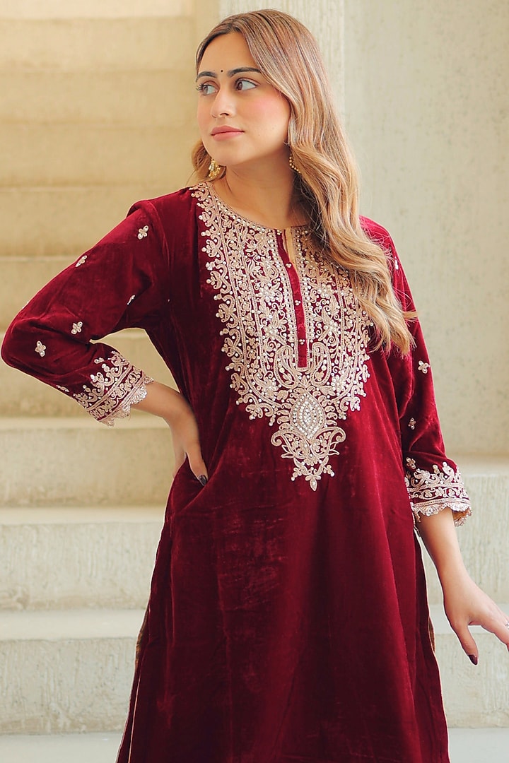 Maroon Silk Velvet Kiran Dori Embroidered Kurta Set by Sheetal Batra at Pernia's Pop Up Shop