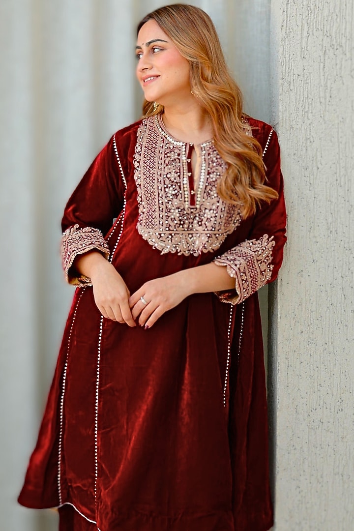 Maroon Silk Velvet Kiran Dori Embroidered Kurta Set by Sheetal Batra at Pernia's Pop Up Shop