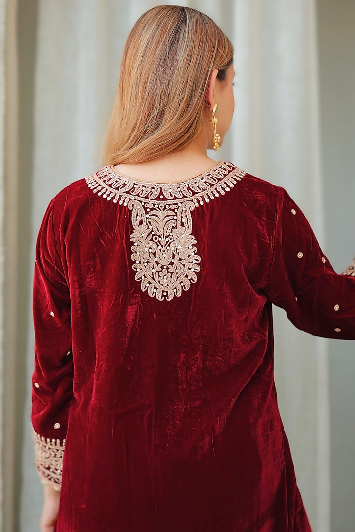 Maroon Silk Velvet Kiran Dori Embroidered Kurta Set by Sheetal Batra at Pernia's Pop Up Shop