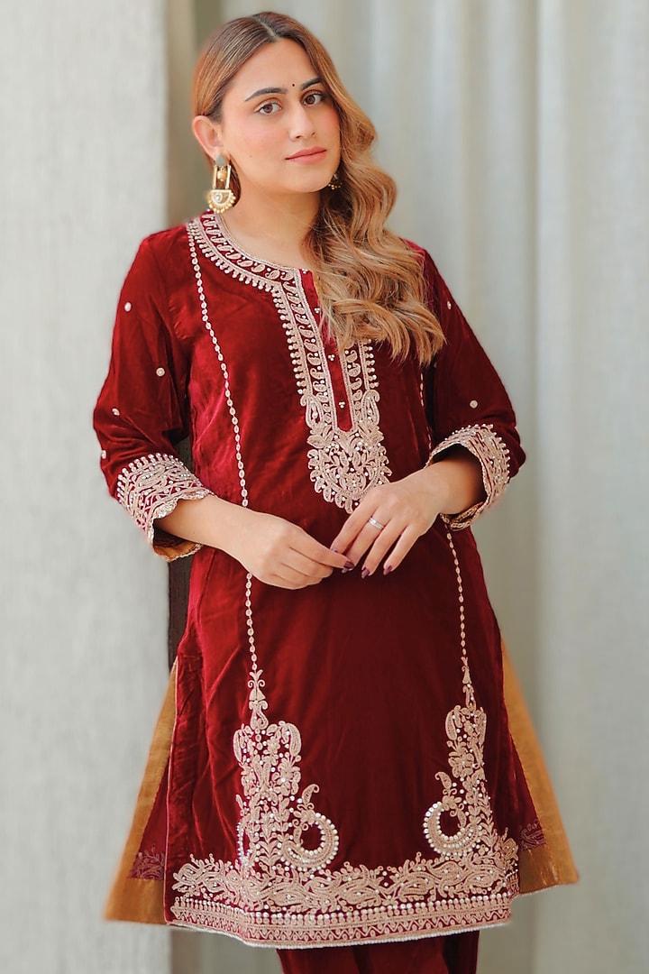Maroon Silk Velvet Kiran Dori Embroidered Kurta Set by Sheetal Batra at Pernia's Pop Up Shop
