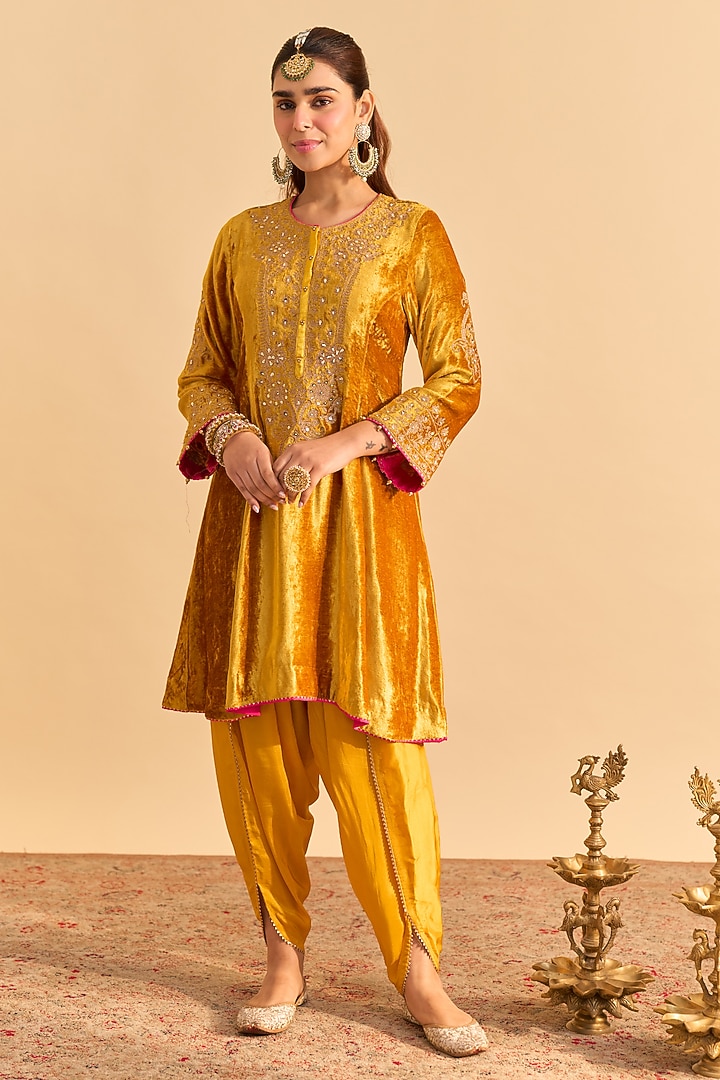 Mustard Velvet Silk Embroidered Choga A-Line Kurta Set by Sheetal Batra at Pernia's Pop Up Shop