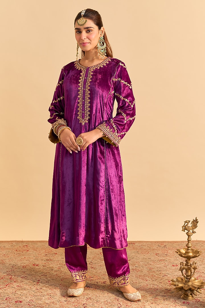 Deep Purple Velvet Silk Embroidered Choga Kurta Set by Sheetal Batra at Pernia's Pop Up Shop