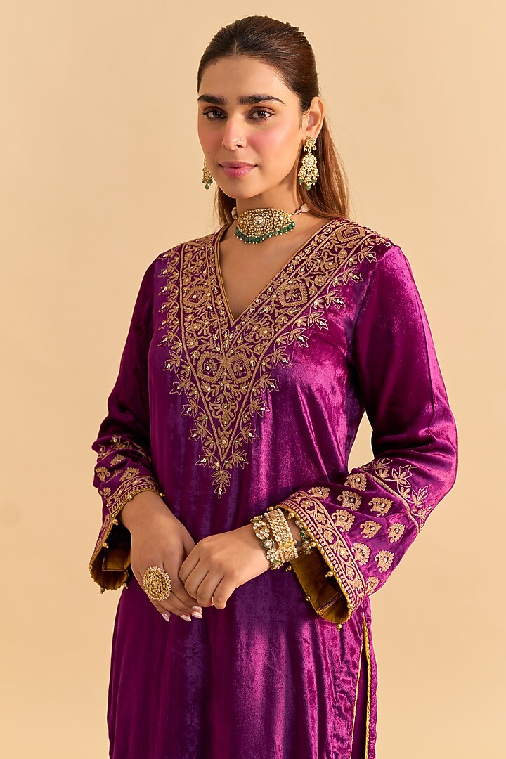 Deep Purple Velvet Silk Embroidered Kurta Set by Sheetal Batra at Pernia's Pop Up Shop