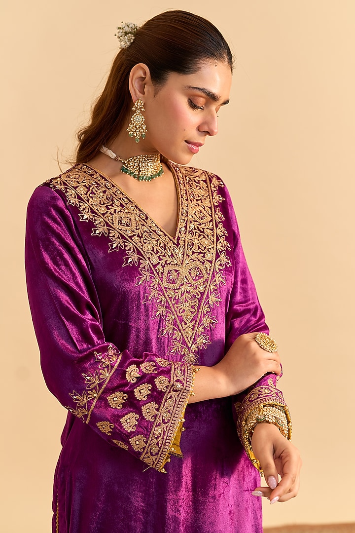 Deep Purple Velvet Silk Embroidered Kurta Set by Sheetal Batra at Pernia's Pop Up Shop