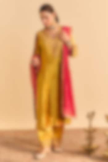 Mustard Velvet Silk Embroidered Kurta Set by Sheetal Batra at Pernia's Pop Up Shop