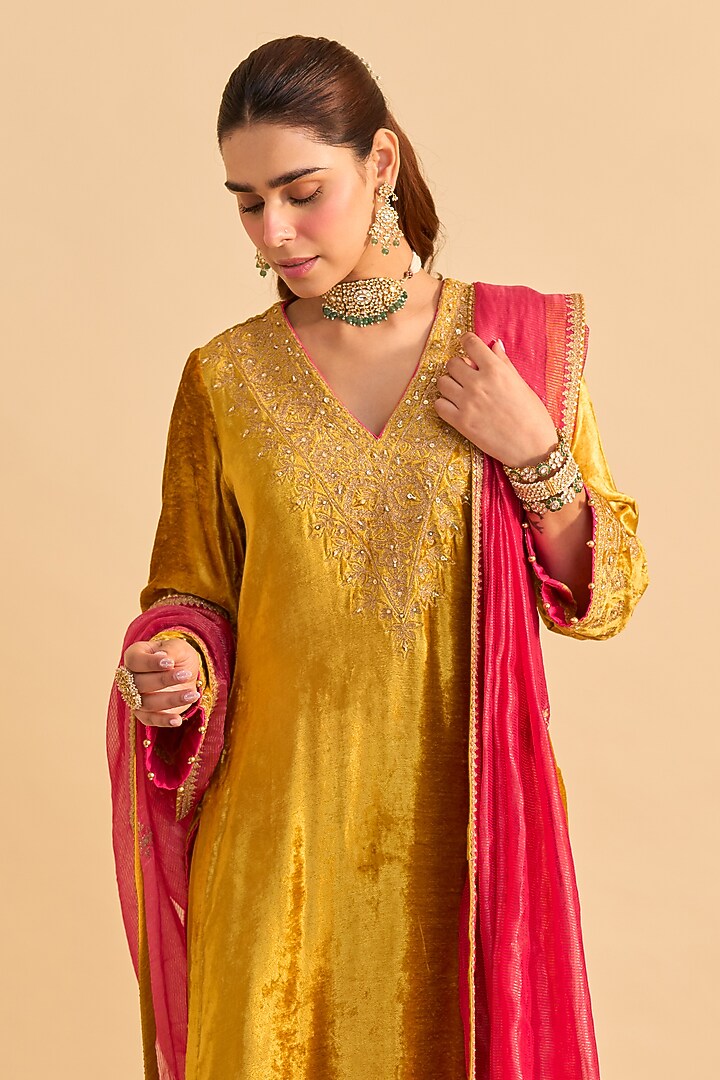 Mustard Velvet Silk Embroidered Kurta Set by Sheetal Batra at Pernia's Pop Up Shop