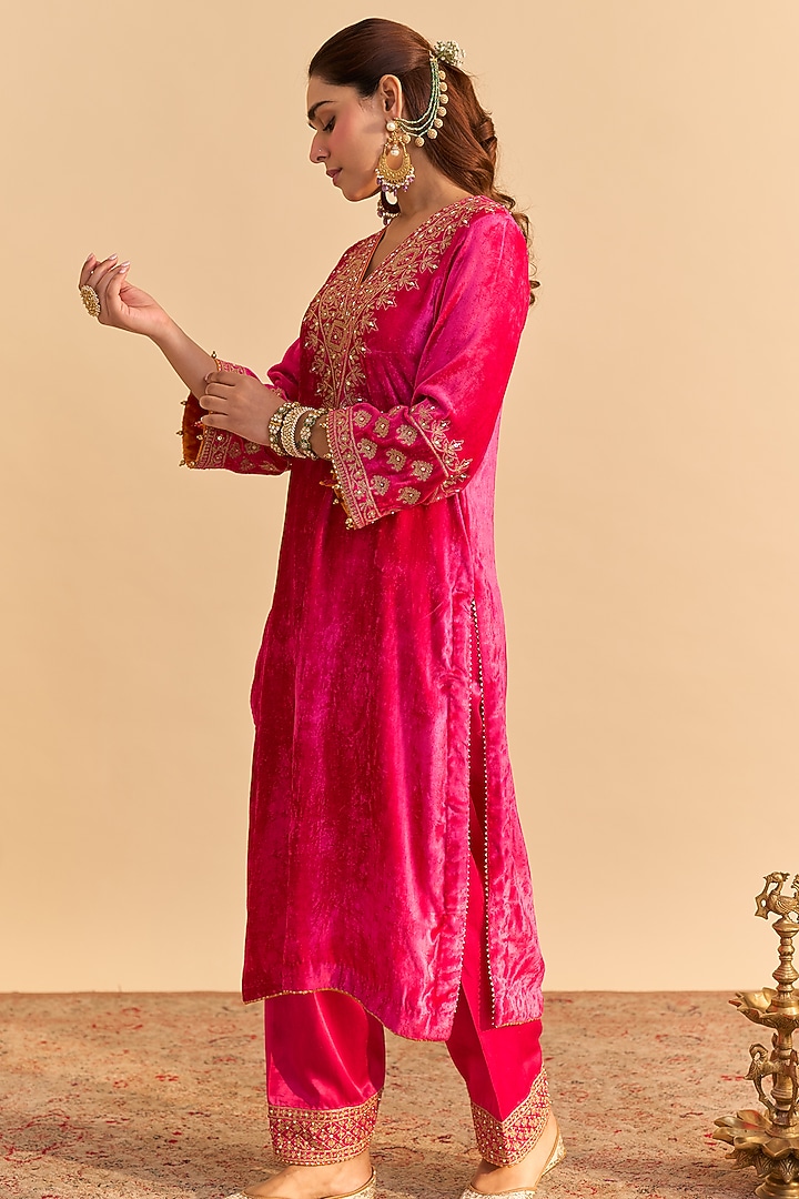 Hot Pink Velvet Silk Embroidered Kurta Set by Sheetal Batra at Pernia's Pop Up Shop