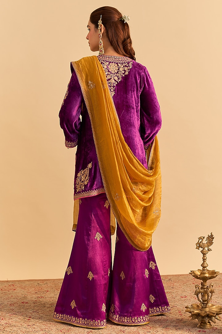 Deep Purple Velvet Silk Sequins Embroidered Kurta Set by Sheetal Batra at Pernia's Pop Up Shop