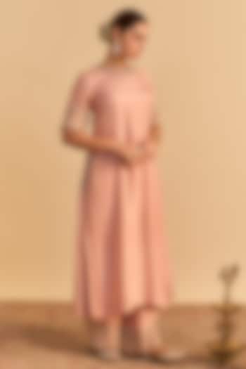 Rose Pink Habutai Silk Dabka Embellished Kurta Set by Sheetal Batra at Pernia's Pop Up Shop