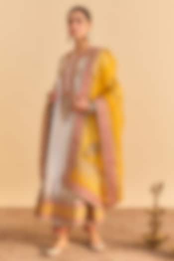 Daisy Ivory Silk Chanderi Kiran Dori Embroidered Kurta Set by Sheetal Batra at Pernia's Pop Up Shop