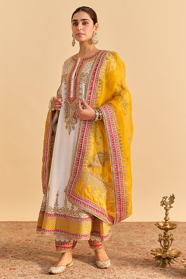 Daisy Ivory Silk Chanderi Kiran Dori Embroidered Kurta Set by Sheetal Batra at Pernia's Pop Up Shop