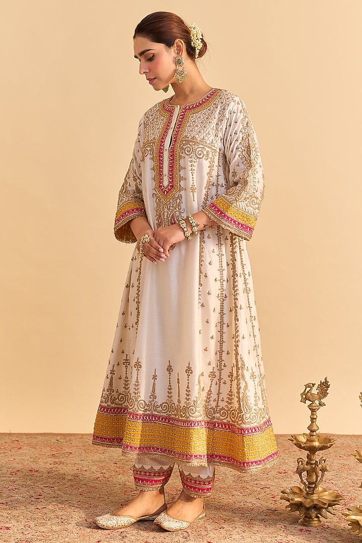 Daisy Ivory Silk Chanderi Kiran Dori Embroidered Kurta Set by Sheetal Batra at Pernia's Pop Up Shop