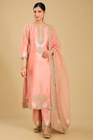 Off-Rose Silk Chanderi Tilla Embroidered Kurta Set by Sheetal Batra