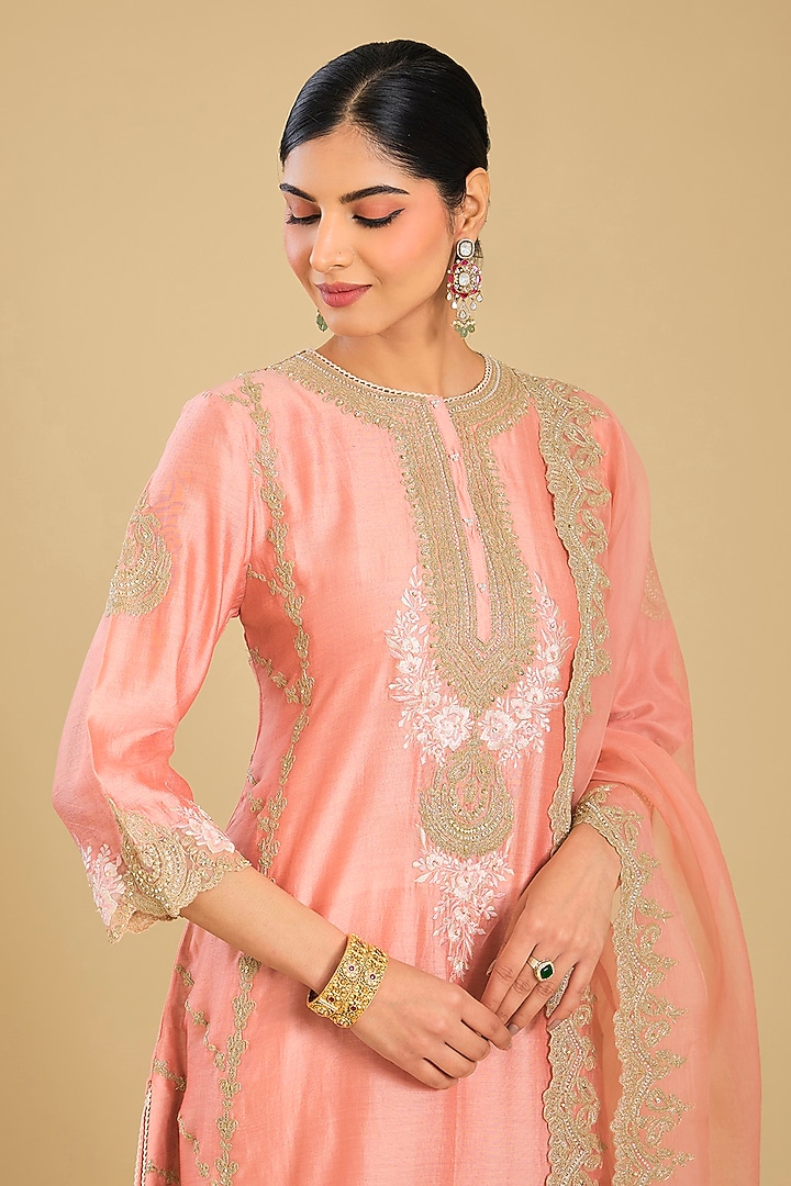Off-Rose Silk Chanderi Tilla Embroidered Kurta Set by Sheetal Batra at Pernia's Pop Up Shop