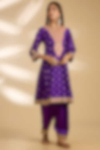 Deep Purple Chanderi Silk Embroidered Kurta Set For Girls by Sheetal Batra - Kids at Pernia's Pop Up Shop
