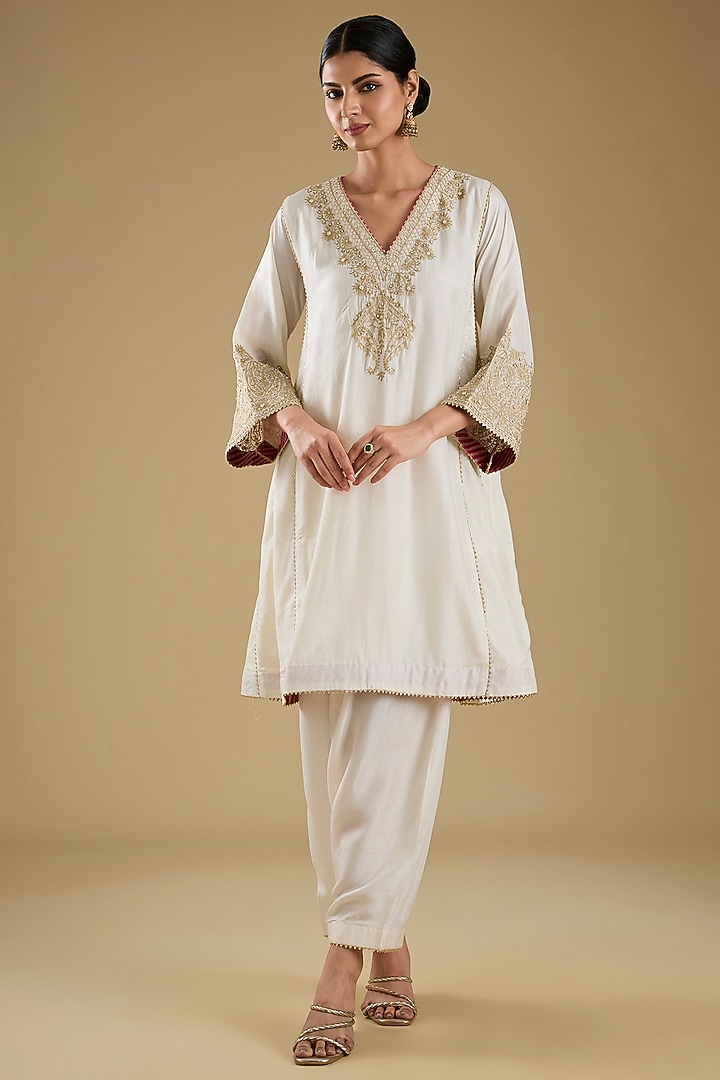 Daisy Ivory Uppada Silk Embroidered Kurta Set For Girls by Sheetal Batra - Kids at Pernia's Pop Up Shop