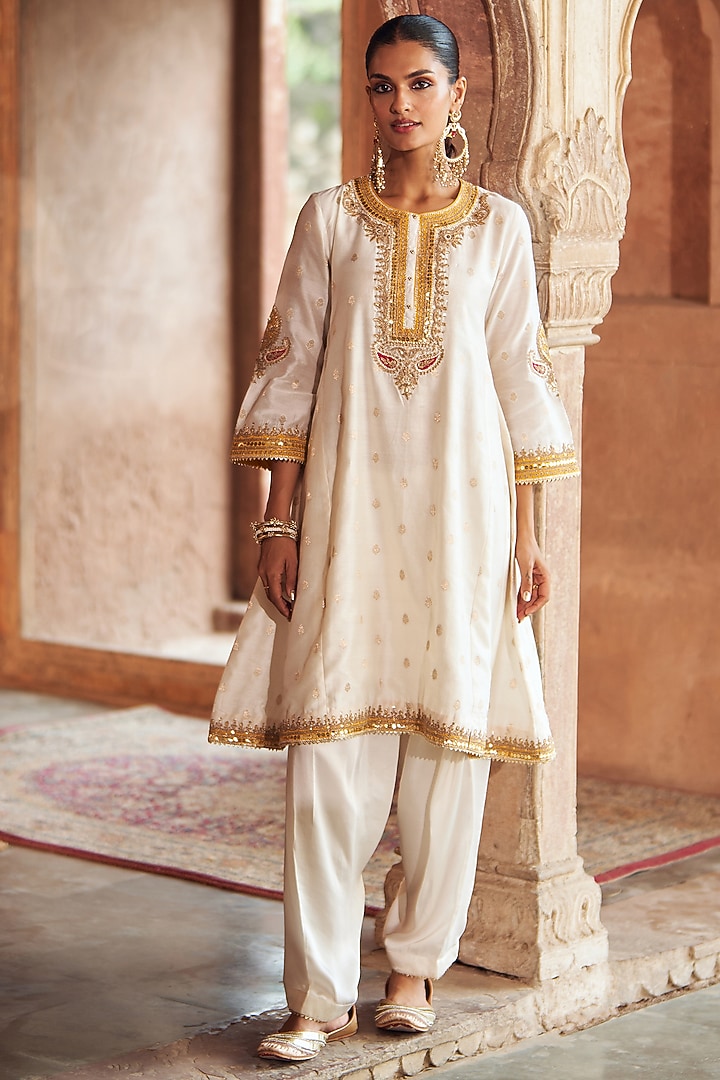 Daisy Ivory Silk Chanderi Banarasi Embroidered Kurta Set For Girls by Sheetal Batra - Kids at Pernia's Pop Up Shop