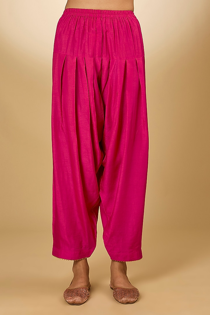 Pink Upada Silk Tilla Embroidered Kurta Set For Girls by Sheetal Batra - Kids at Pernia's Pop Up Shop