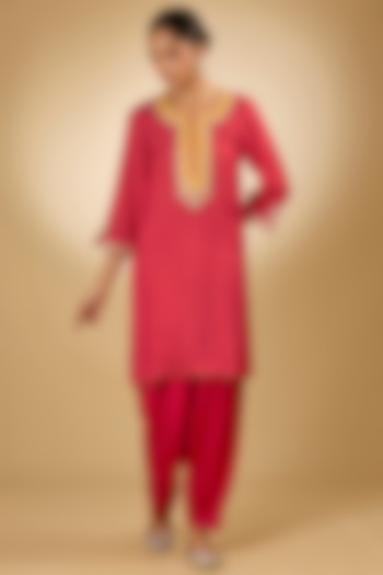 Red Upada Silk Tilla Embroidered Kurta Set For Girls by Sheetal Batra - Kids at Pernia's Pop Up Shop