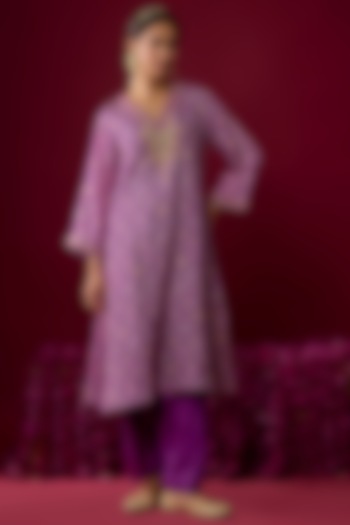 Purple Upada Silk Embroidered Kurta Set For Girls by Sheetal Batra - Kids at Pernia's Pop Up Shop