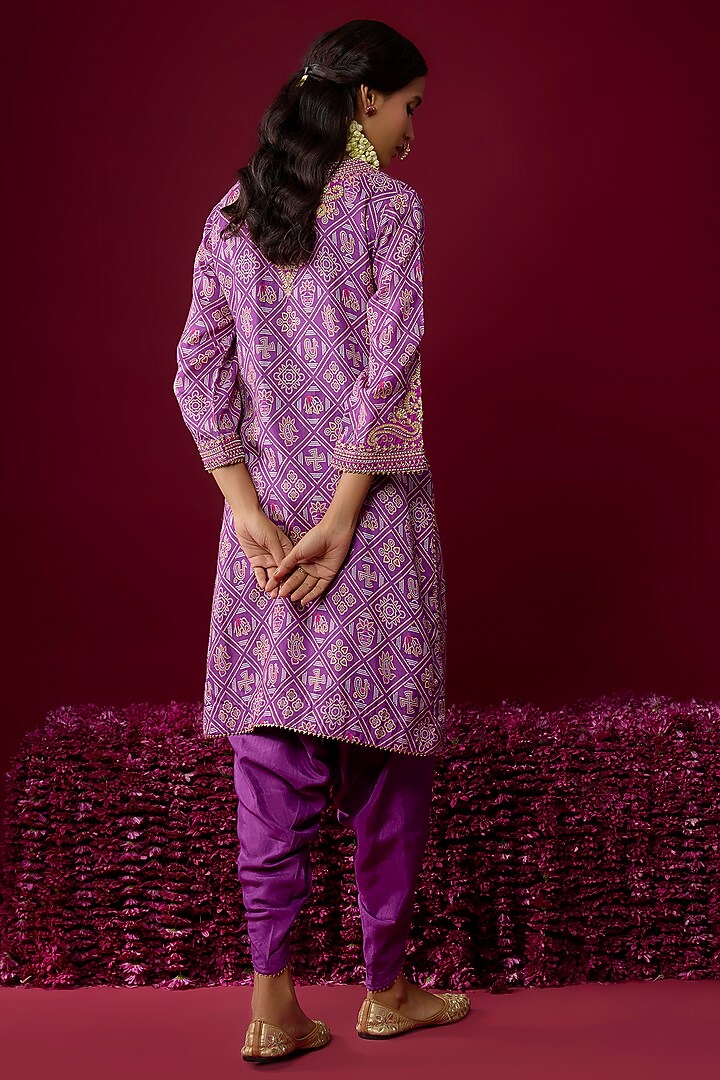 Purple Upada Silk Aari Embroidered Kurta Set For Girls by Sheetal Batra - Kids at Pernia's Pop Up Shop