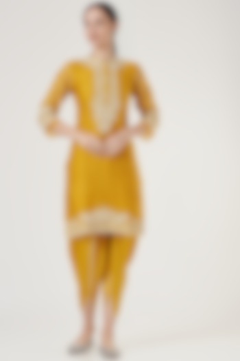 Mustard Silk Chanderi Kurta Set For Girls by Sheetal Batra - Kids at Pernia's Pop Up Shop