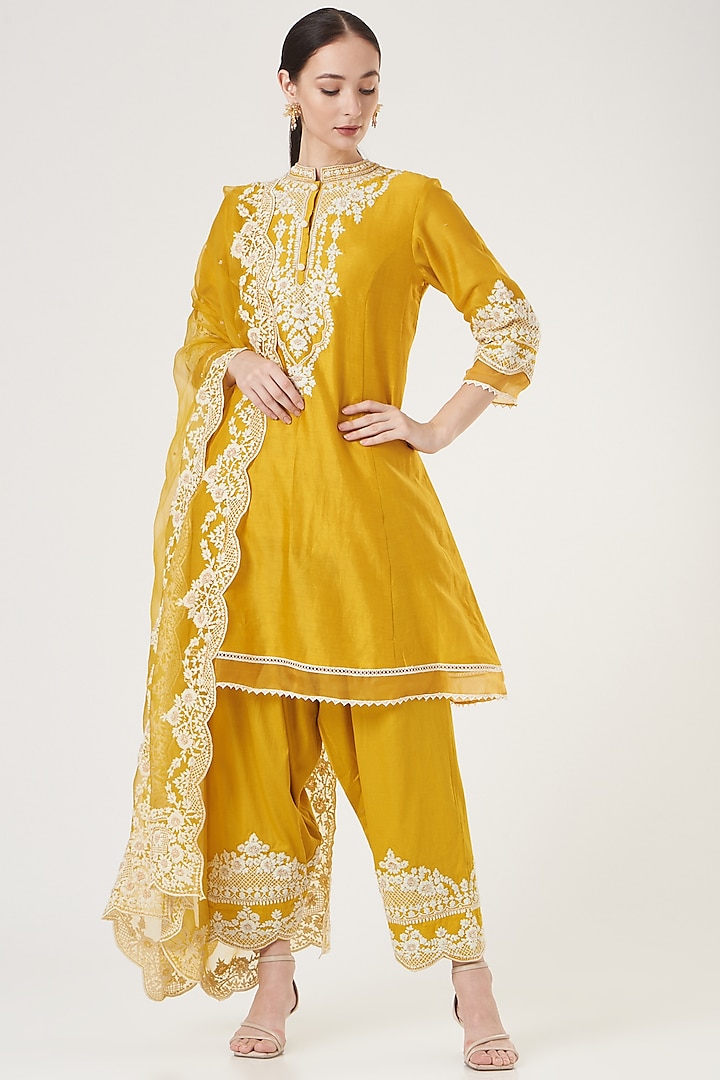 Mustard Embroidered Kurta Set For Girls by Sheetal Batra - Kids at Pernia's Pop Up Shop