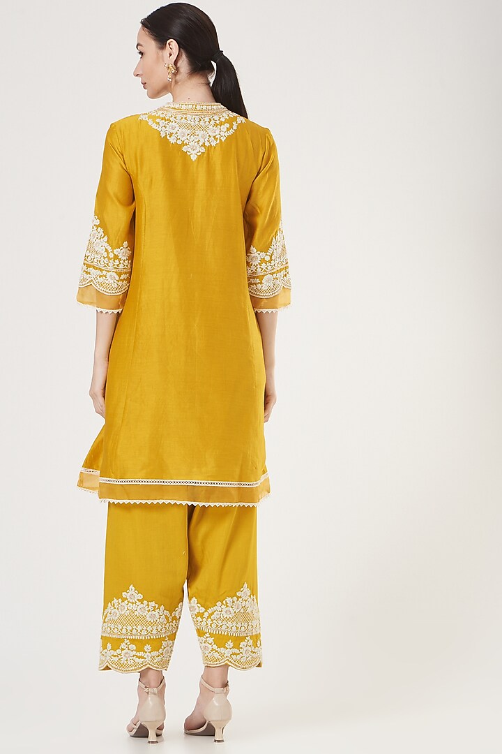 Mustard Embroidered Kurta Set For Girls by Sheetal Batra - Kids at Pernia's Pop Up Shop