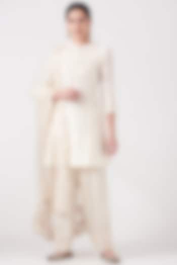 Daisy Ivory Parsi Gara Embroidered Short Kurta Set For Girls by Sheetal Batra - Kids at Pernia's Pop Up Shop