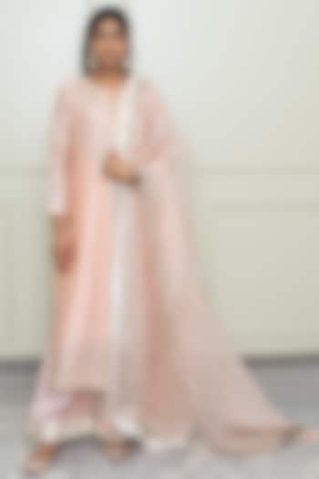 Pearl Pink Tilla Embroidered Kurta Set For Girls by Sheetal Batra - Kids at Pernia's Pop Up Shop