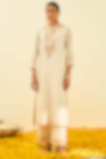 Daisy Ivory Embroidered Kurta Set For Girls by Sheetal Batra - Kids at Pernia's Pop Up Shop